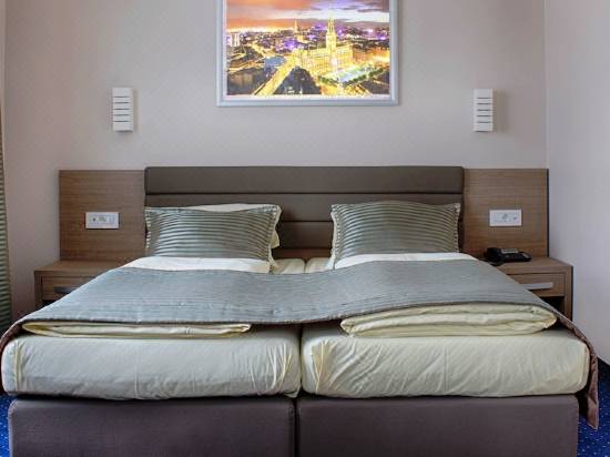 St Joseph Hotel Hamburg Reeperbahn St Pauli Kiez Reviews For 3 Star Hotels In Hamburg Trip Com