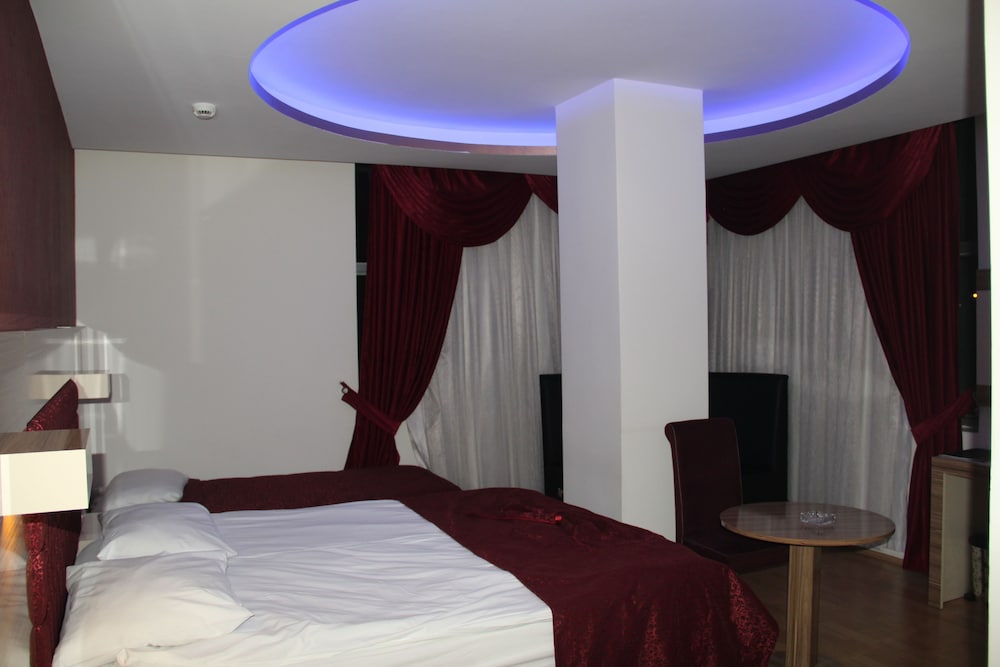 Grand Ezel Hotel