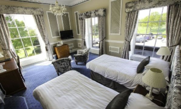 Shaw Hill Hotel Golf And Country Club - Housity