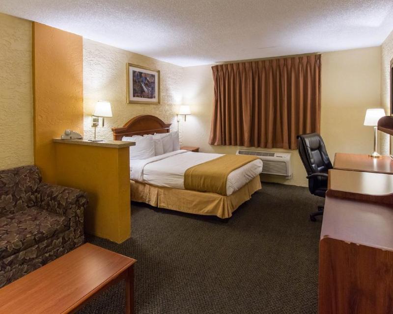 Quality Inn and Suites Goodyear