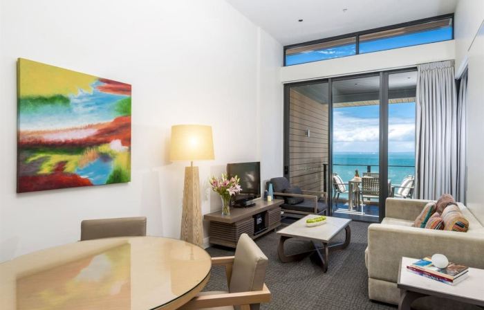 Oaks Redcliffe Mon Komo Suites