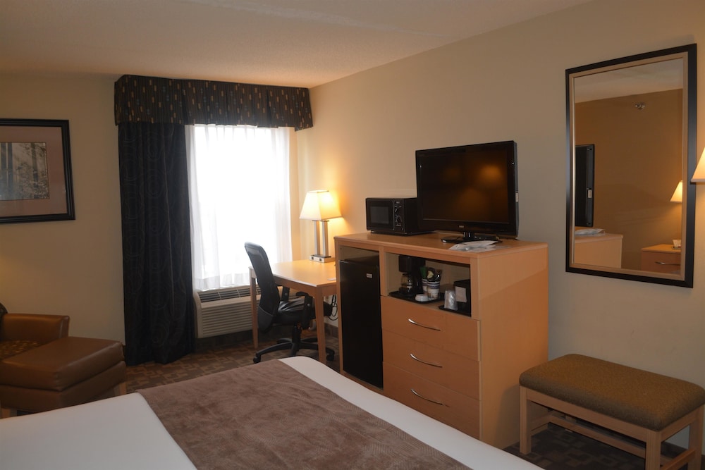 SureStay Plus Hotel by Best Western Roanoke Rapids I-95