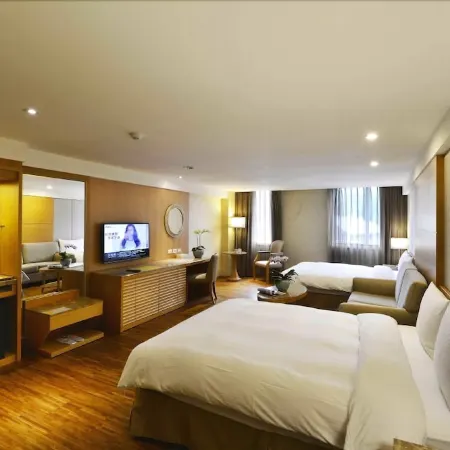 Apollo Hotel Отели рядом с достопримечательностью «Винодельня Пули»