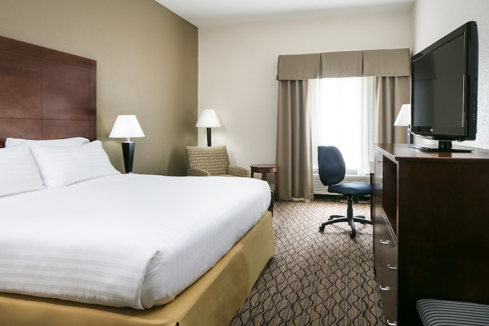 Holiday Inn Express & Suites Clinton, an Ihg Hotel