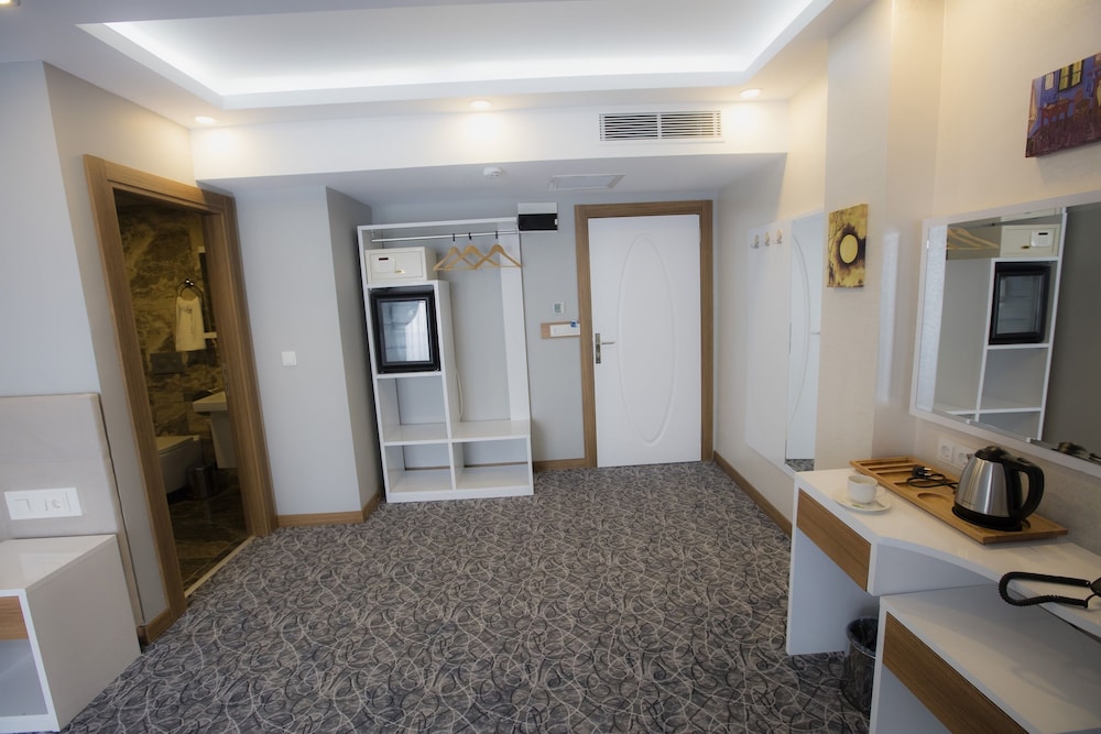 Royal İnci Airport Hotel