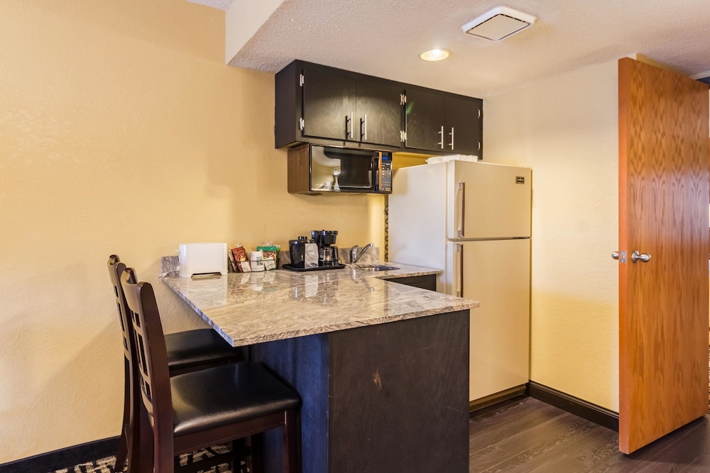 Quality Inn & Suites Mayo Clinic Area