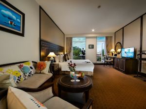 Zephyr Suites Boutique Hotel