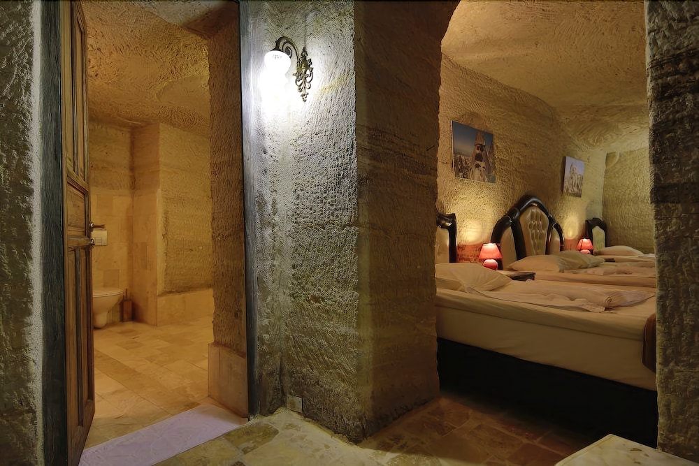 Kayatas Cave Suites