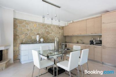 Restaurant #Luxlikehome - Siviri J&B House Photo