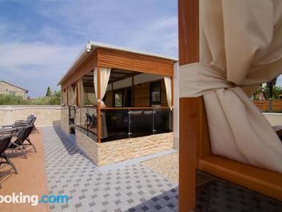 Tomica Apartments with Pool