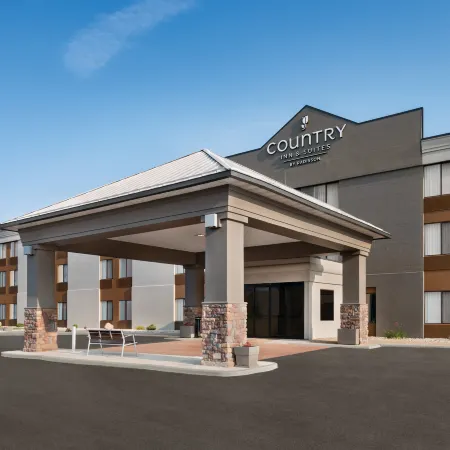 Country Inn & Suites by Radisson, Mt. Pleasant-Racine West, WI