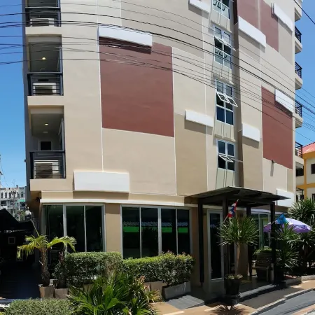 April Suites Отели рядом с достопримечательностью «Бич-роуд»