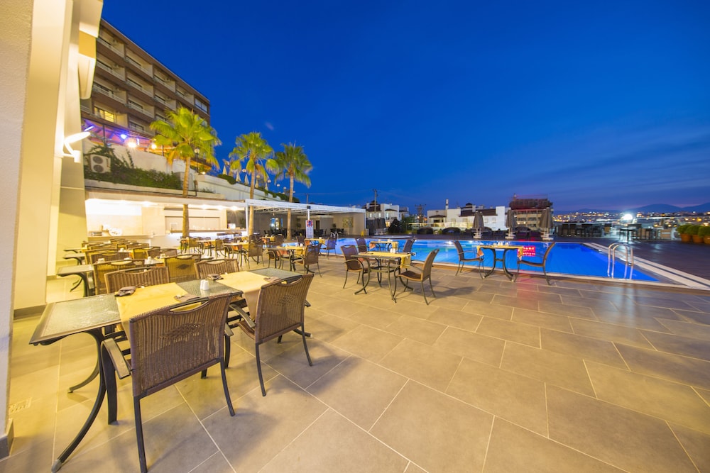 Marina Hotel & Suites Kusadasi
