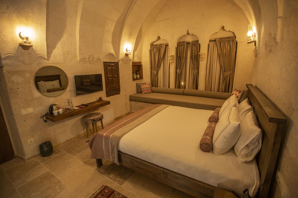 Anka Cave Suites