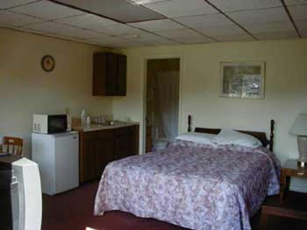 Country Inn Motel