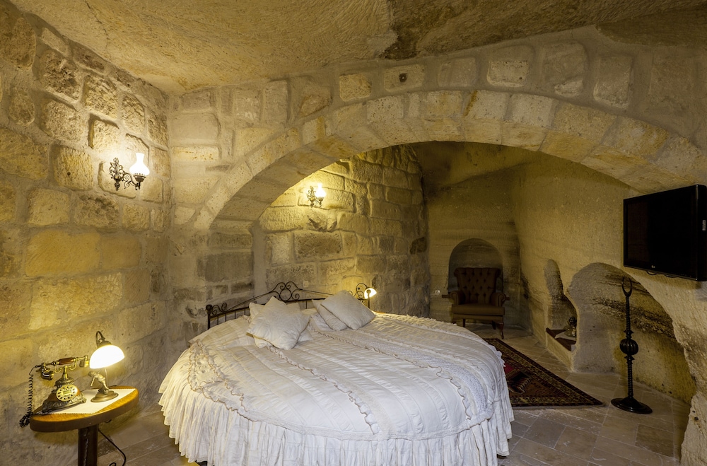 Mithra Cave Hotel