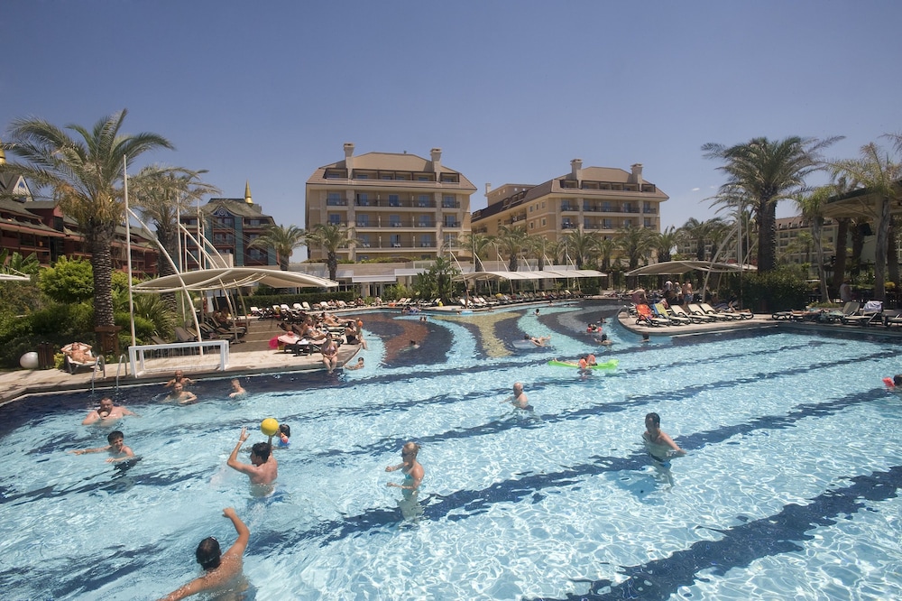 Crystal Family Resort & Spa – All Inclusive