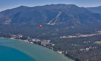 Home Only a Few Blocks to Heavenly Ski Resort by RedAwning
