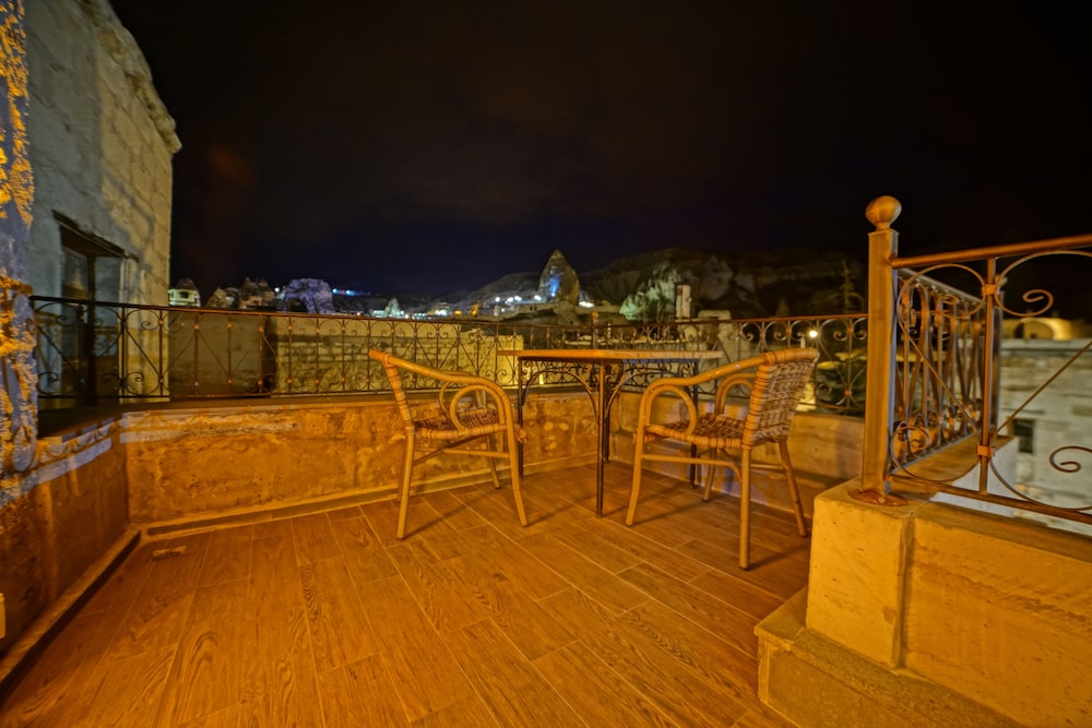 Angel Cave Suite