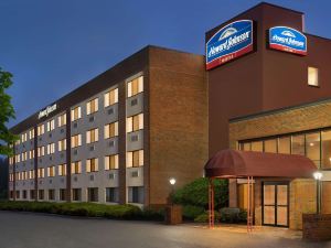 Howard Johnson by Wyndham South Portland