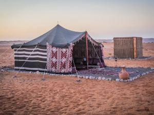 觀草私人營地 - 沙漠私人露營酒店