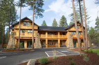 FivePine Lodge Hotels in Sisters