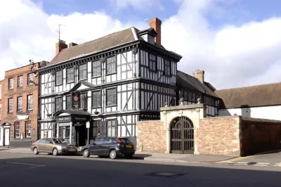 The Tudor House Hotel, Tewkesbury, Gloucestershire Hotels near Poundland