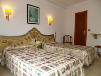 Hotel Hostal del Sol Các khách sạn ở San Feliu de Guixols