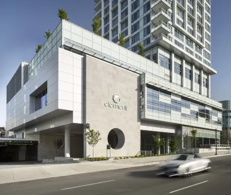 Element Vancouver Metrotown Отели рядом с достопримечательностью «Университет Саймона Фрезера»