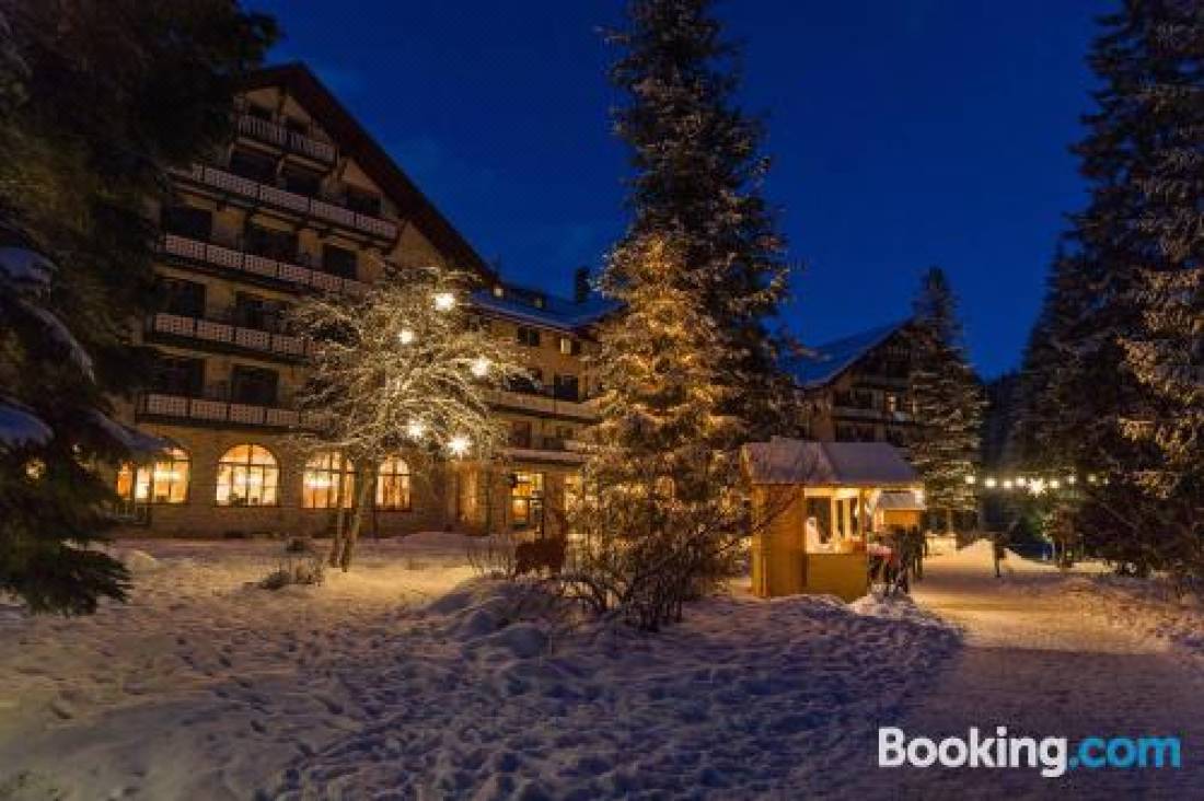 Hotel Lago di Braies-Braies Updated 2022 Room Price-Reviews & Deals |  Trip.com