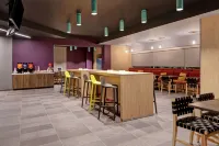 Tru by Hilton Oxford - Bãi đậu xe