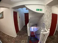 Barking Hotel