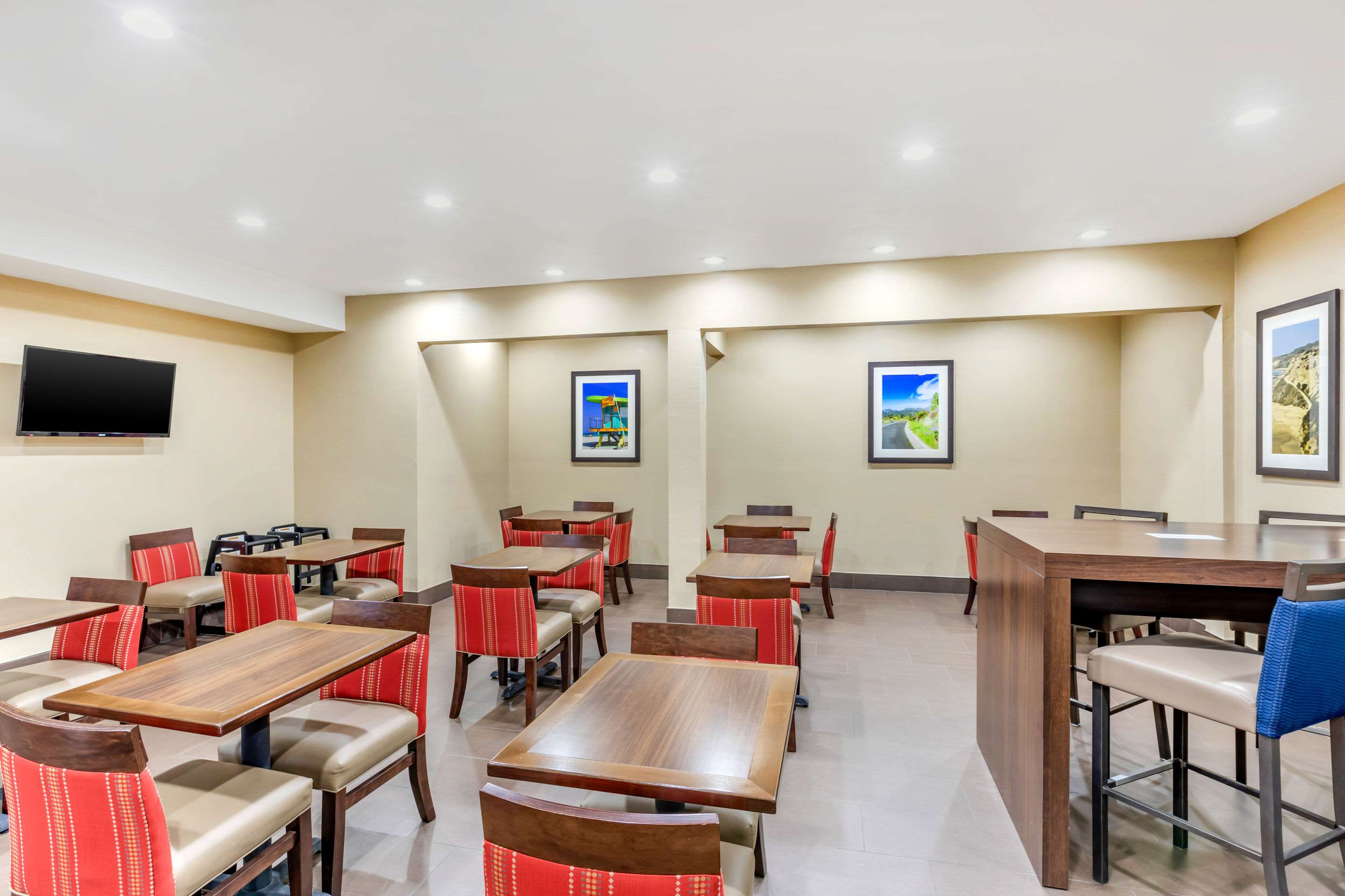 Comfort Inn & Suites Orange County John Wayne Airport