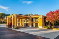 Quality Inn & Suites Atlanta Stone Mountain Hotels in Snellville