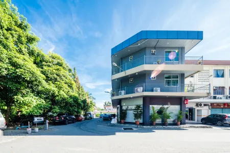 Goldenhill Hotel Отели рядом с достопримечательностью «Waikiki Condominium»