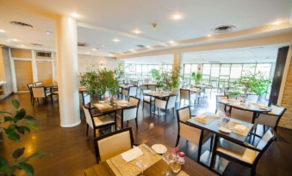 Best Western Plus Evreux Palais Des Congrès - Housity