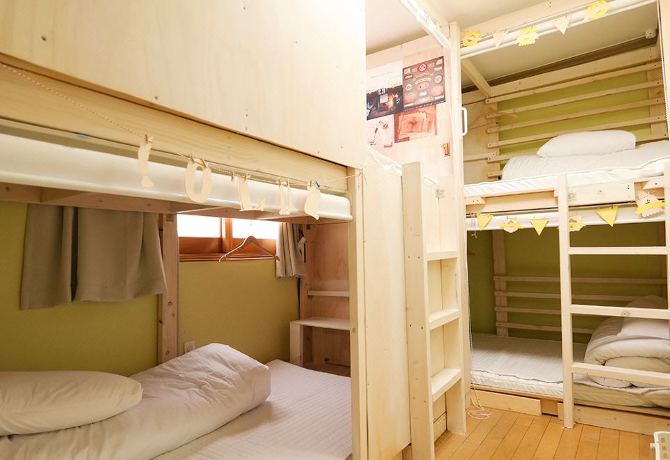 Linker Party House - Hostel - Housity