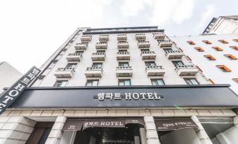 Rampart Hotel - Housity