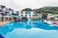 Gapyeong Parotia Waterhouse Hôtels à : District de Gapyeong