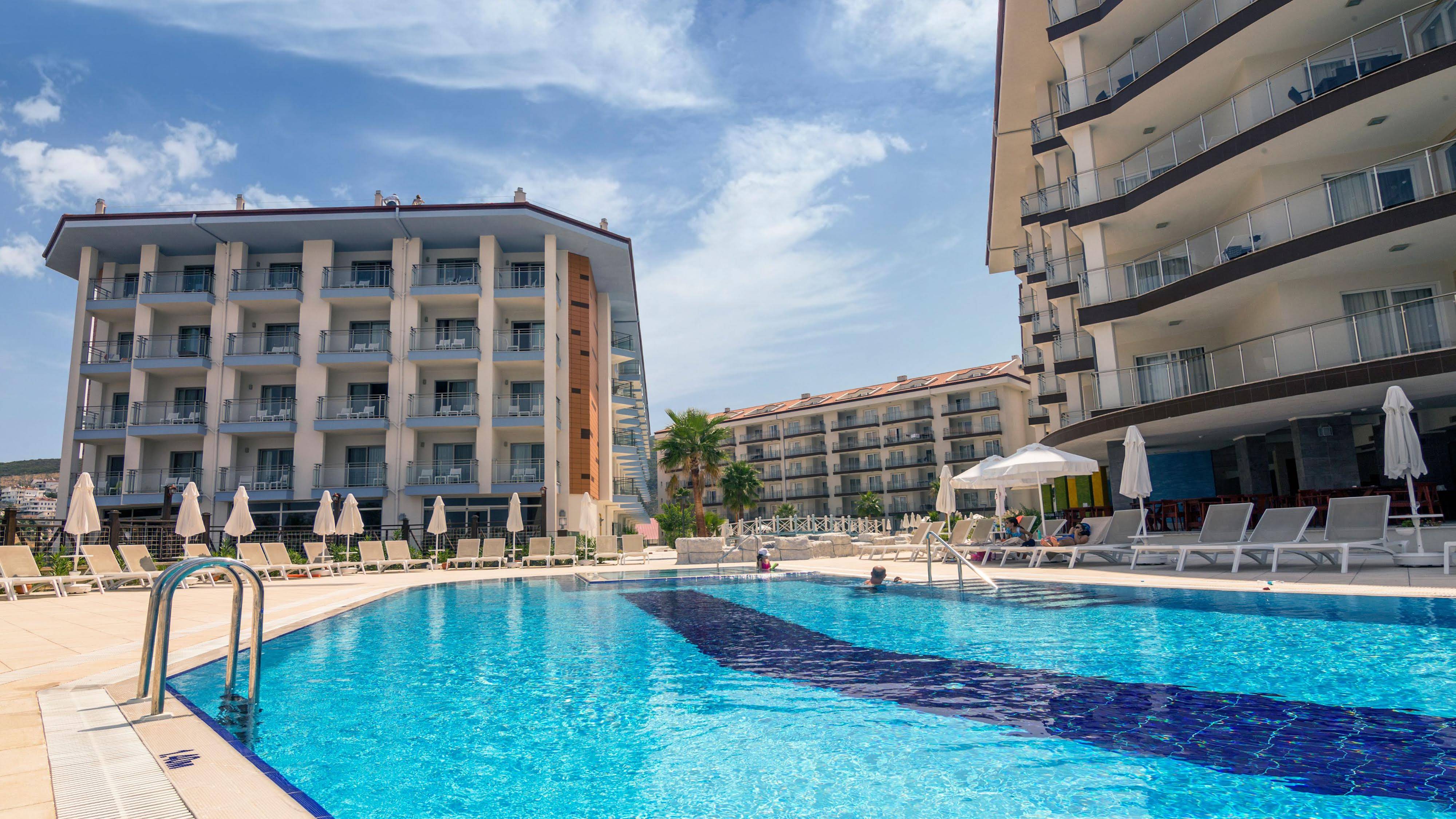 Ramada Hotel & Suites Kusadasi