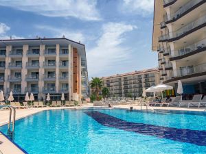 Ramada Hotel & Suites by Wyndham Kusadasi