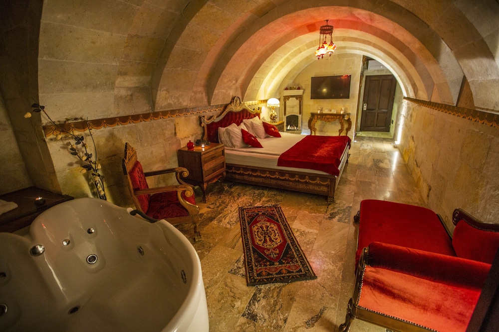 Hermes Cave Hotel