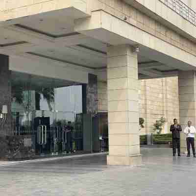 Holiday Inn New Delhi Mayur Vihar Noida Hotel Exterior