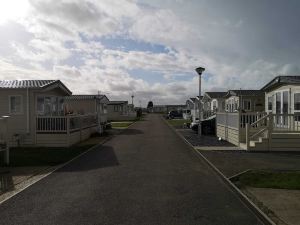 Whitstable Caravan - 5 Minutes Away from The Beach