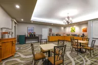 La Quinta Inn & Suites by Wyndham Loveland/Estes Park - breakfast