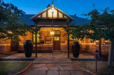 The Eaglehawk Country House Hotel Maldon Hotel di Castlemaine