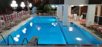 Hotel Cosmos - Rooftop Pools