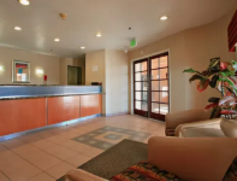 โมเทล 6 บาร์สโตว์, แคลิฟอร์เนีย - เลนวูด โรด