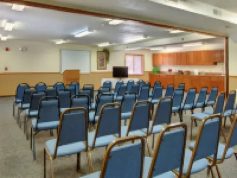 Super 8 by Wyndham Lincoln North Hotels in Lincoln