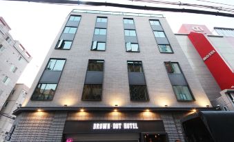 Brown-Dot Hotel Choeup